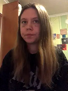 Snapshot of LunaVirelle chatting on 10.16.25 LunaVirelle online show from 10.16.25