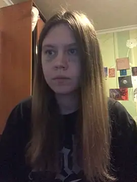 Snapshot of LunaVirelle chatting on 10.20.25 LunaVirelle online show from 10.20.25