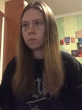 Snapshot of LunaVirelle chatting on 10.26.25 LunaVirelle online show from 10.26.25