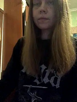 Snapshot of LunaVirelle chatting on 10.27.25 LunaVirelle online show from 10.27.25