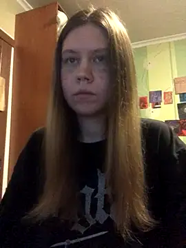 Snapshot of LunaVirelle chatting on 11.17.25 LunaVirelle online show from 11.17.25