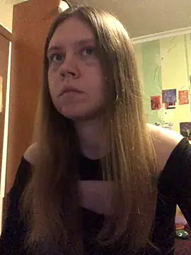 Snapshot of LunaVirelle chatting on 11.23.25 LunaVirelle online show from 11.23.25