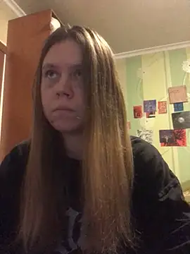 Snapshot of LunaVirelle chatting on 11.25.25 LunaVirelle online show from 11.25.25