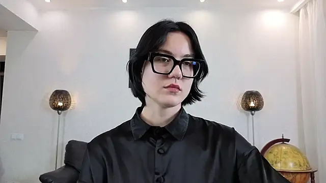 Snapshot of Marie_Fitch chatting on 12.22.25 Marie Fitch online show from 12.22.25