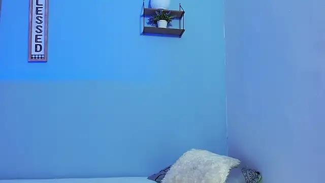 Snapshot of naya_10 chatting on 10.15.25 naya 10 online show from 10.15.25