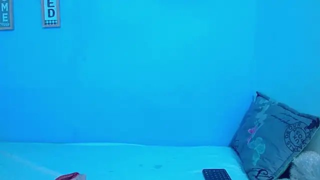 Snapshot of naya_10 chatting on 12.18.25 naya 10 online show from 12.18.25