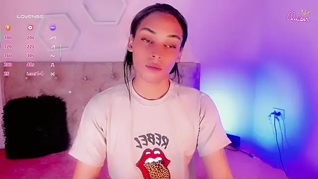 Snapshot of babysomeer chatting on 12.22.25 babysomeer online show from 12.22.25