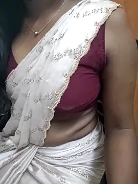 Snapshot of Tamilmallu-duskygirl03 chatting on 02.28.26 Tamilmallu-duskygirl03 online show from 02.28.26