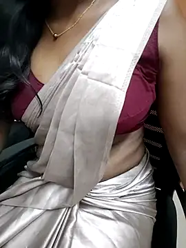 Snapshot of Tamilmallu-duskygirl03 chatting on 03.09.26 Tamilmallu-duskygirl03 online show from 03.09.26