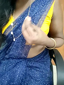 Snapshot of Tamilmallu-duskygirl03 chatting on 03.12.26 Tamilmallu-duskygirl03 online show from 03.12.26
