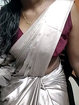 Snapshot of Tamilmallu-duskygirl03 chatting on 03.14.26 Tamilmallu-duskygirl03 online show from 03.14.26