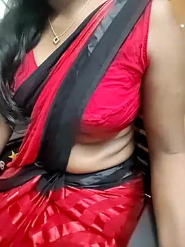 Snapshot of Tamilmallu-duskygirl03 chatting on 04.06.26 Tamilmallu-duskygirl03 online show from 04.06.26