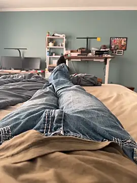 Snapshot of Beastyfuck chatting on 12.17.25 Beastyfuck online show from 12.17.25