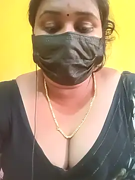 Snapshot of tamil-mala23 chatting on 04.13.26 tamil-mala23 online show from 04.13.26
