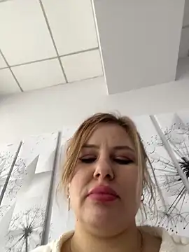 Snapshot of Passion-Blondy chatting on 02.13.26 Passion-Blondy online show from 02.13.26