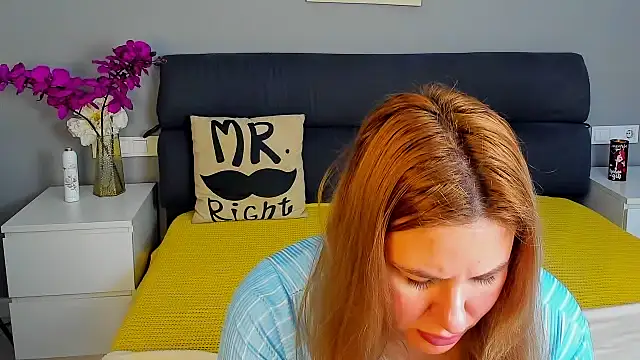 Snapshot of Passion-Blondy chatting on 02.21.26 Passion-Blondy online show from 02.21.26