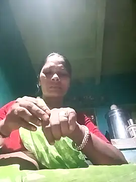 Snapshot of Rt_shreya chatting on 04.04.26 Rt shreya online show from 04.04.26