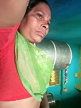 Snapshot of Rt_shreya chatting on 04.05.26 Rt shreya online show from 04.05.26