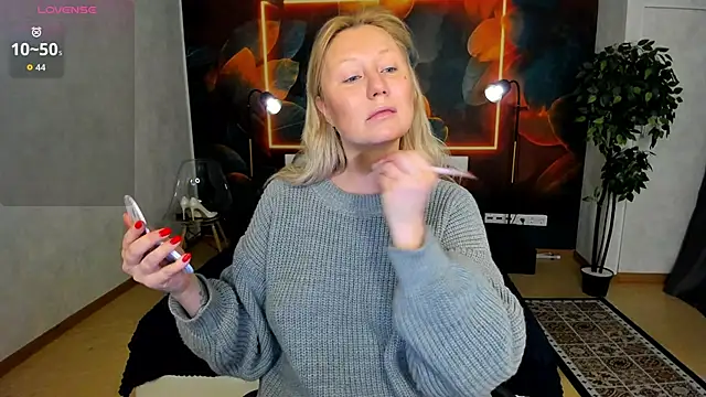 scent  of woman online show from 02.05.26