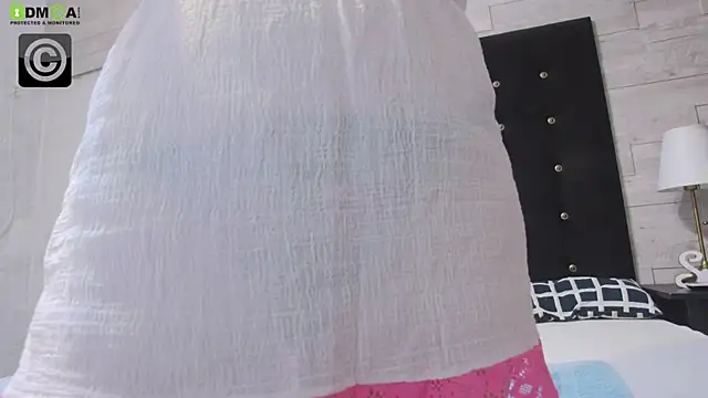 Snapshot of Ella_Lizzie chatting on 10.18.25 Ella Lizzie online show from 10.18.25