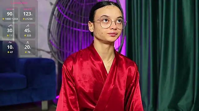 Snapshot of RachelRavee chatting on 10.22.25 RachelRavee online show from 10.22.25