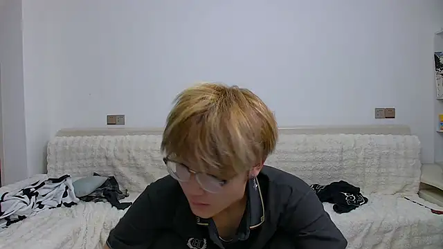 KK-cuteboy online show from 02.08.26