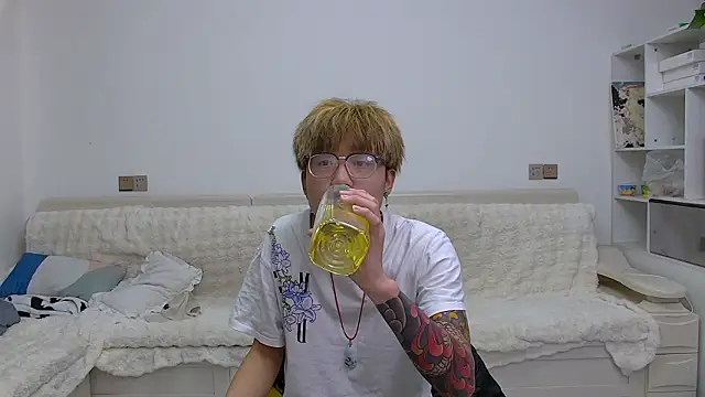 KK-cuteboy online show from 02.25.26