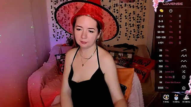 Evaa Braunn online show from 10.31.25