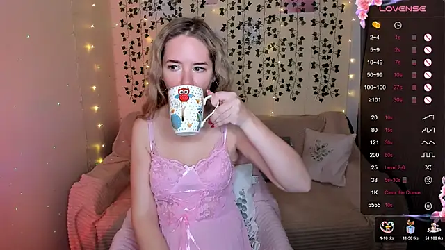 Evaa Braunn online show from 11.15.25