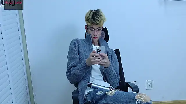 sexyboy-lele online show from 10.15.25