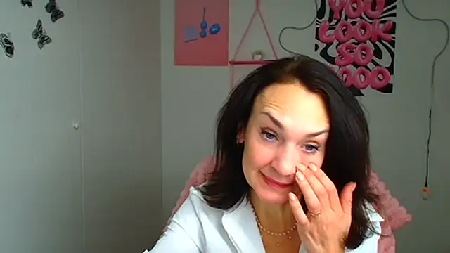 Snapshot of Rosie_Rosee chatting on 02.15.26 Rosie Rosee online show from 02.15.26