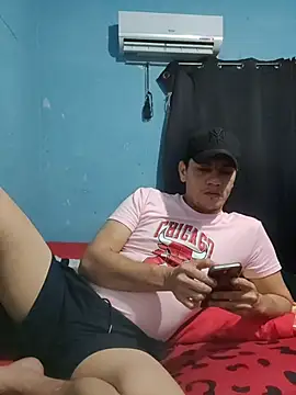 Snapshot of Aturo77 chatting on 11.18.25 Aturo77 online show from 11.18.25