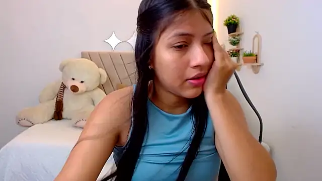 Snapshot of zara_cute chatting on 07.15.26 zara cute online show from 07.15.26