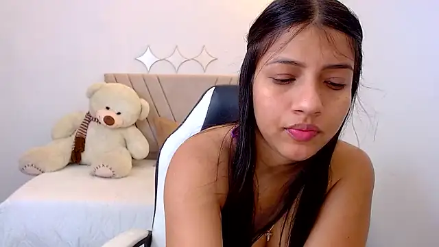 Snapshot of zara_cute chatting on 07.16.26 zara cute online show from 07.16.26
