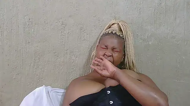 ZuriVixen online show from 10.18.25