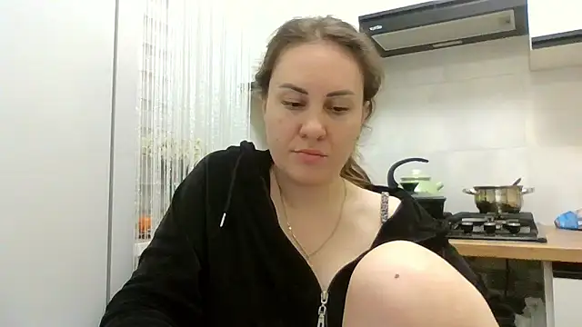 Snapshot of MeadowEyes chatting on 05.06.26 MeadowEyes online show from 05.06.26