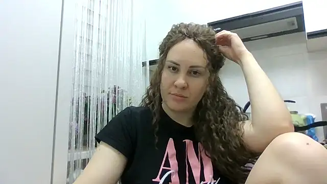 Snapshot of MeadowEyes chatting on 05.10.26 MeadowEyes online show from 05.10.26