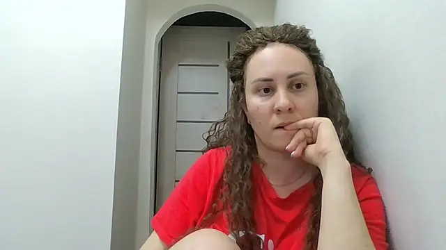 Snapshot of MeadowEyes chatting on 05.13.26 MeadowEyes online show from 05.13.26