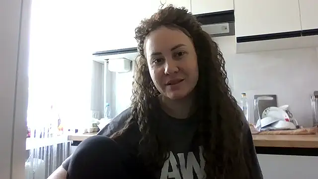 Snapshot of MeadowEyes chatting on 05.19.26 MeadowEyes online show from 05.19.26