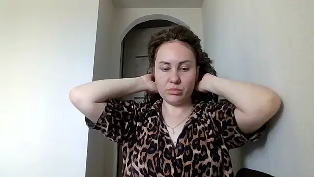 Snapshot of MeadowEyes chatting on 05.26.26 MeadowEyes online show from 05.26.26