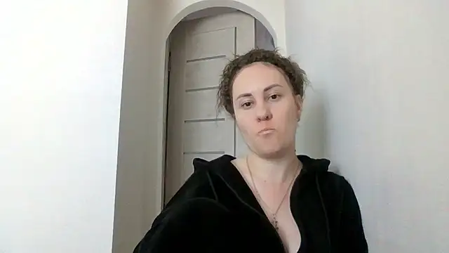 Snapshot of MeadowEyes chatting on 05.29.26 MeadowEyes online show from 05.29.26