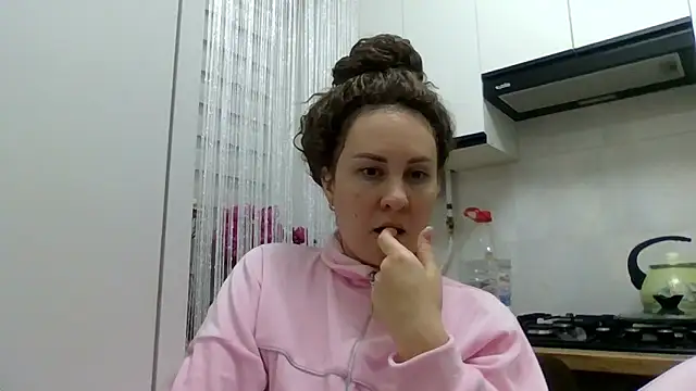 Snapshot of MeadowEyes chatting on 05.31.26 MeadowEyes online show from 05.31.26