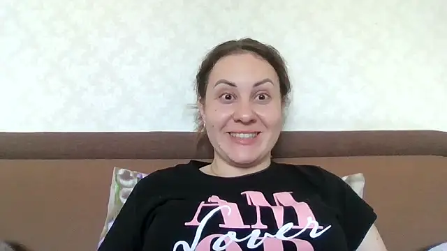 Snapshot of MeadowEyes chatting on 06.06.26 MeadowEyes online show from 06.06.26
