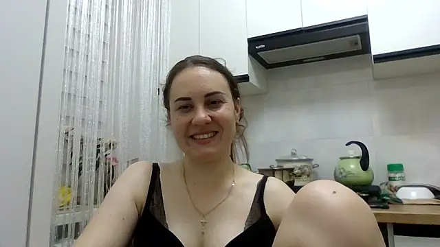 Snapshot of MeadowEyes chatting on 06.12.26 MeadowEyes online show from 06.12.26