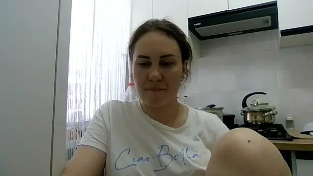 Snapshot of MeadowEyes chatting on 06.25.26 MeadowEyes online show from 06.25.26