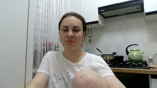 Snapshot of MeadowEyes chatting on 06.27.26 MeadowEyes online show from 06.27.26