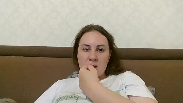 Snapshot of MeadowEyes chatting on 06.28.26 MeadowEyes online show from 06.28.26