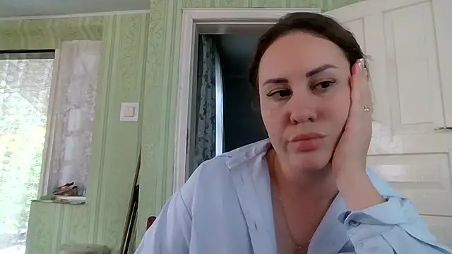 Snapshot of MeadowEyes chatting on 07.28.26 MeadowEyes online show from 07.28.26