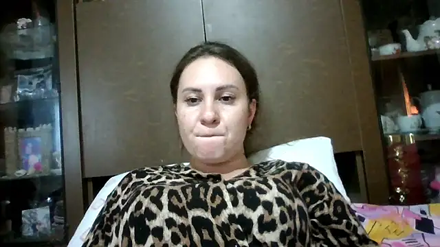Snapshot of MeadowEyes chatting on 08.03.26 MeadowEyes online show from 08.03.26