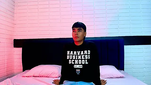 AngelduzZzt online show from 10.16.25